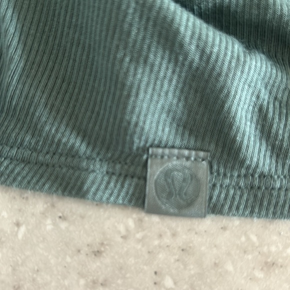 Lululemon crop top - Picture 3 of 3
